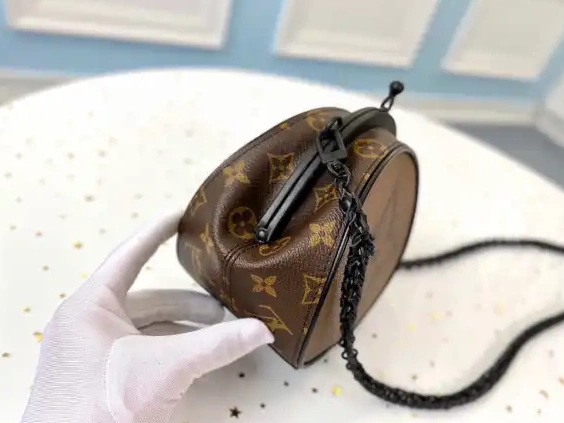 BC VUITTON BOURSICOT LOUIS 0513